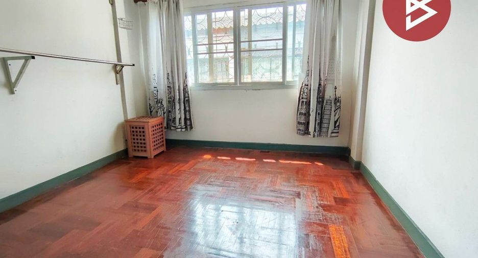 For sale 3 bedrooms townhouse in Khlong Sam Wa, Bangkok
