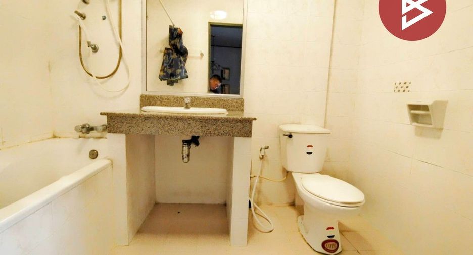 For sale 3 bedrooms townhouse in Khlong Sam Wa, Bangkok