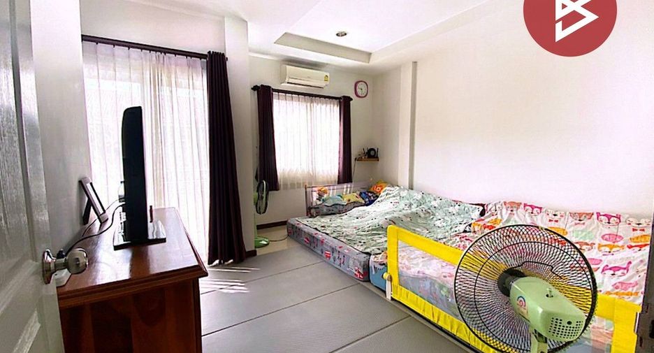 For sale 4 bedrooms townhouse in Thanyaburi, Pathum Thani