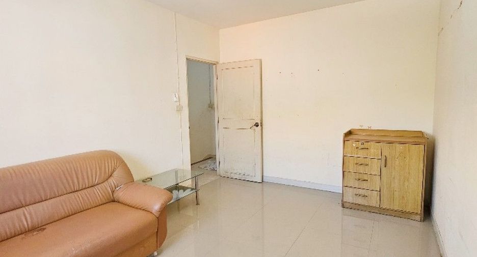 Casa adosada en venta de 3 habitaciones en Phra Samut Chedi, Samut Prakan