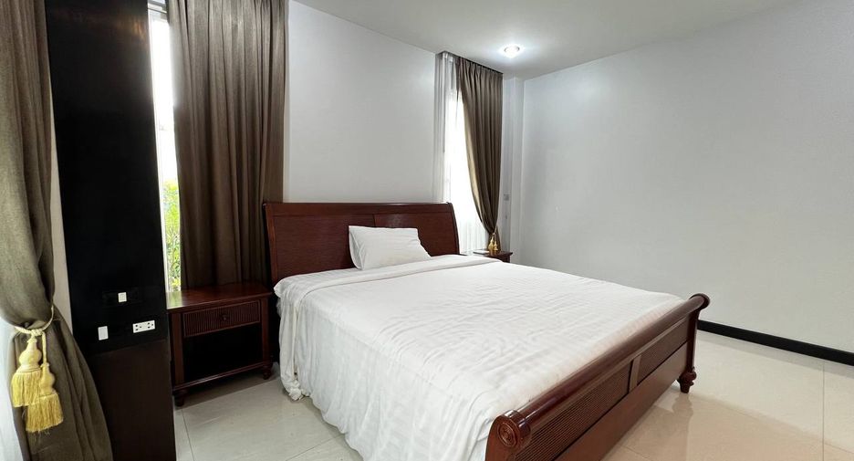 For rent 4 bedrooms villa in Bang Lamung, Chonburi