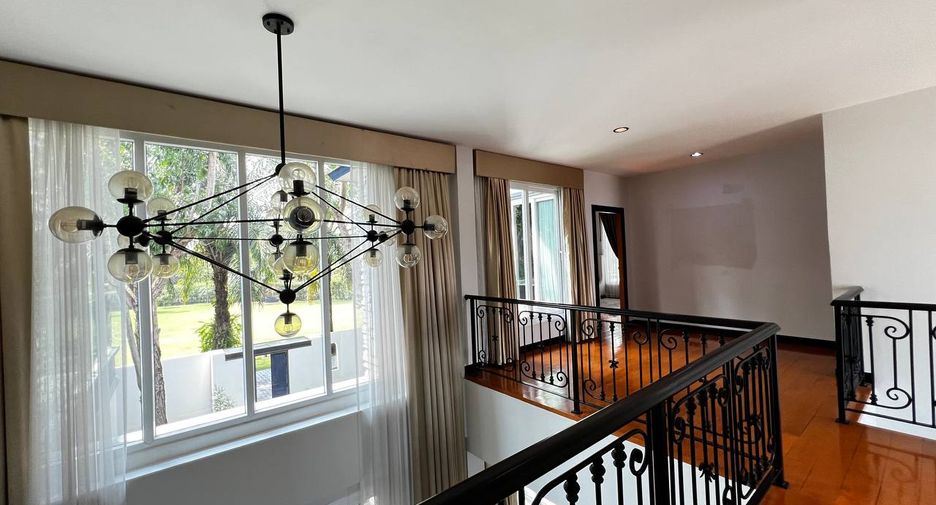 For rent 4 bedrooms villa in Bang Lamung, Chonburi