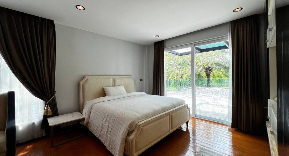 For rent 4 bedrooms villa in Bang Lamung, Chonburi