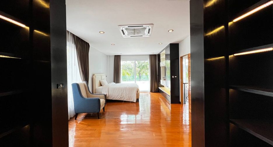 For rent 4 bedrooms villa in Bang Lamung, Chonburi