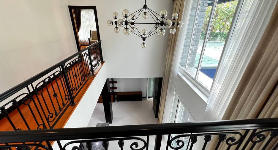 For rent 4 bedrooms villa in Bang Lamung, Chonburi