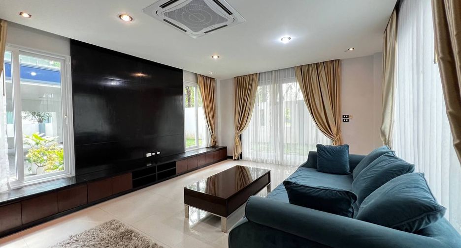 For rent 4 bedrooms villa in Bang Lamung, Chonburi