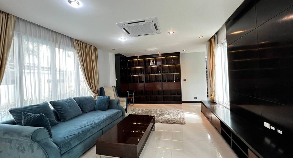 For rent 4 bedrooms villa in Bang Lamung, Chonburi