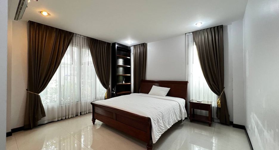 For rent 4 bedrooms villa in Bang Lamung, Chonburi