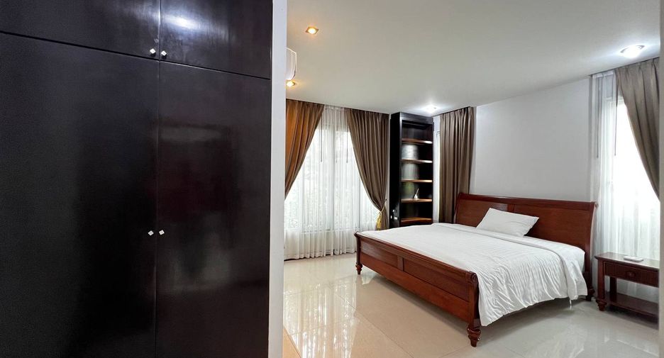 For rent 4 bedrooms villa in Bang Lamung, Chonburi