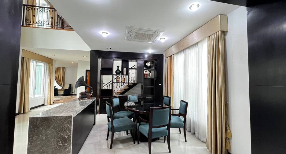 For rent 4 bedrooms villa in Bang Lamung, Chonburi