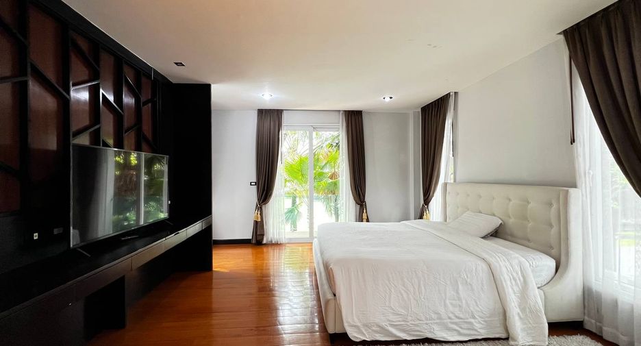 For rent 4 bedrooms villa in Bang Lamung, Chonburi