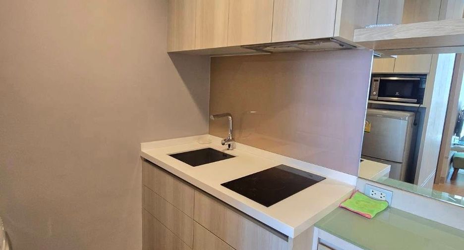 For rent and for sale 1 bed condo in Khlong Toei, Bangkok