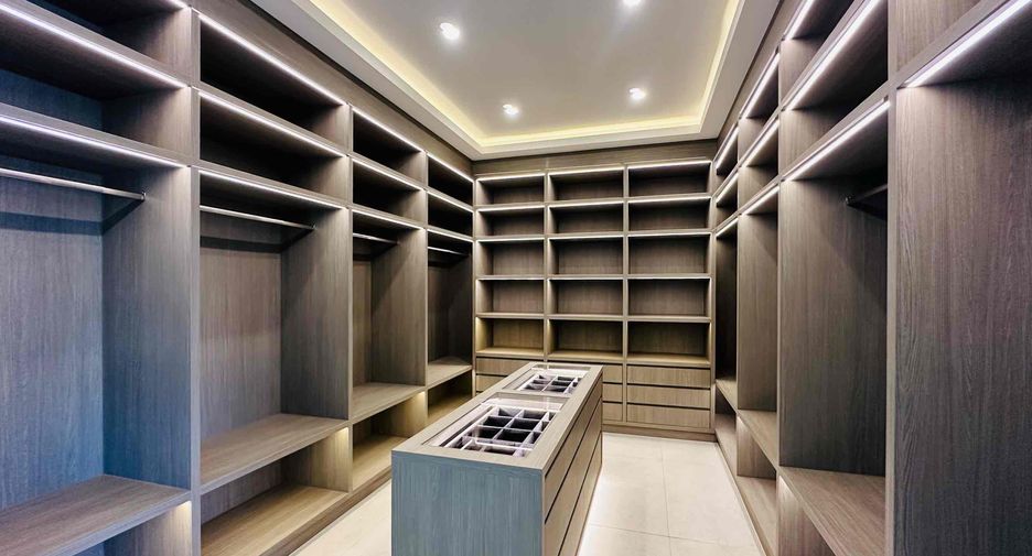 For sale 5 ベッドルーム house in East Pattaya, Pattaya