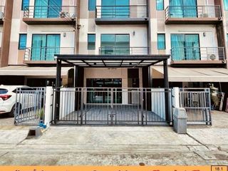 For sale 3 bedrooms townhouse in Sai Mai, Bangkok