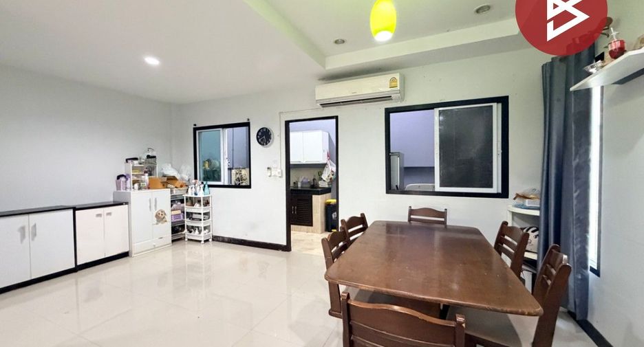 Casa adosada en venta de 3 habitaciones en Mueang Chon Buri, Chonburi