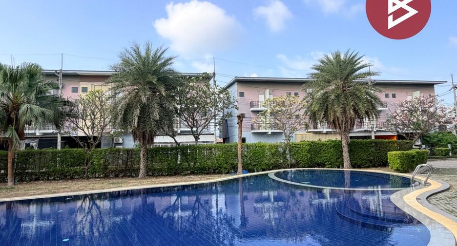 Casa adosada en venta de 3 habitaciones en Mueang Chon Buri, Chonburi