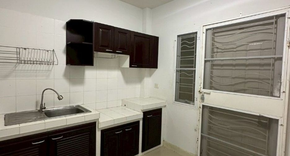 For sale 3 bedrooms house in Si Racha, Chonburi