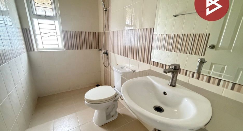 For sale 3 bedrooms house in Si Racha, Chonburi