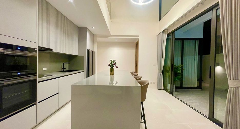 For sale 3 bedrooms villa in Mueang Phuket, Phuket