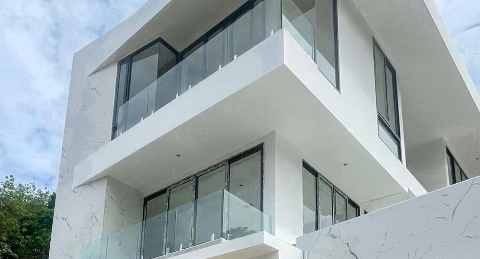 For sale 3 bedrooms villa in Mueang Phuket, Phuket