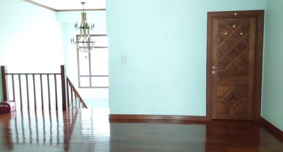 For sale 3 bedrooms warehouse in Mueang Chon Buri, Chonburi