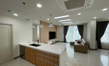 Condo en alquiler y en venta de 3 habitaciones en Sathon, Bangkok