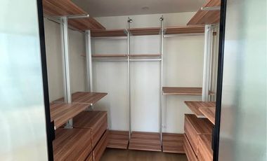 Condo en alquiler y en venta de 3 habitaciones en Sathon, Bangkok