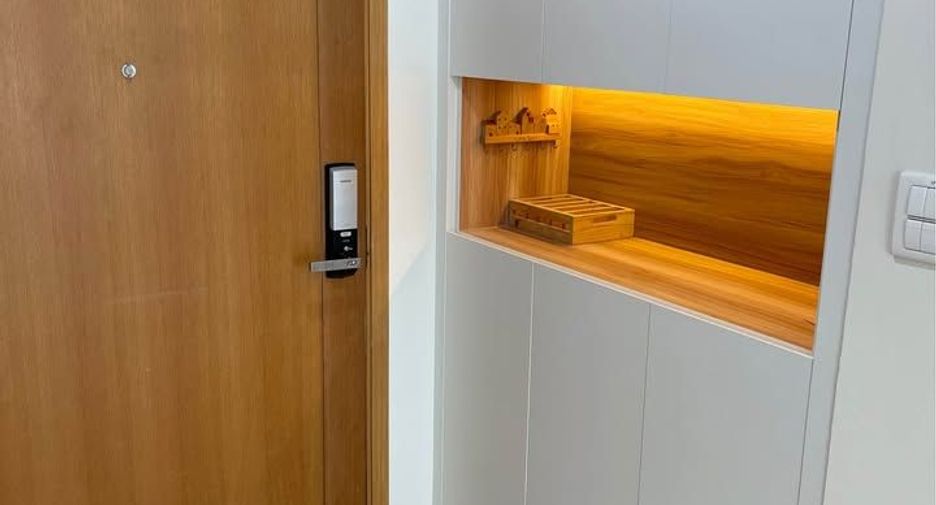 Аренда и продажа 3 спальни кондо в Сатхон, Бангкок