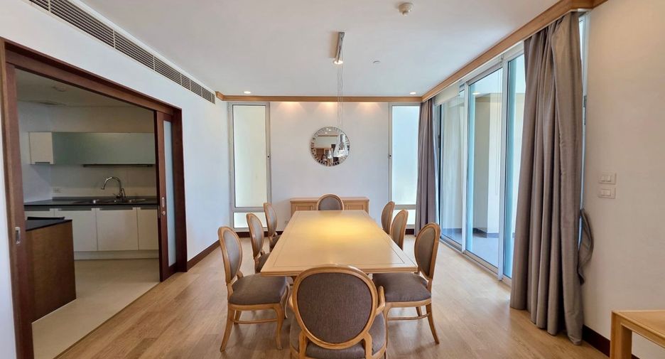 Wohnung zur Miete und zum Kauf mit 3 Zimmer in Pathum Wan, Bangkok