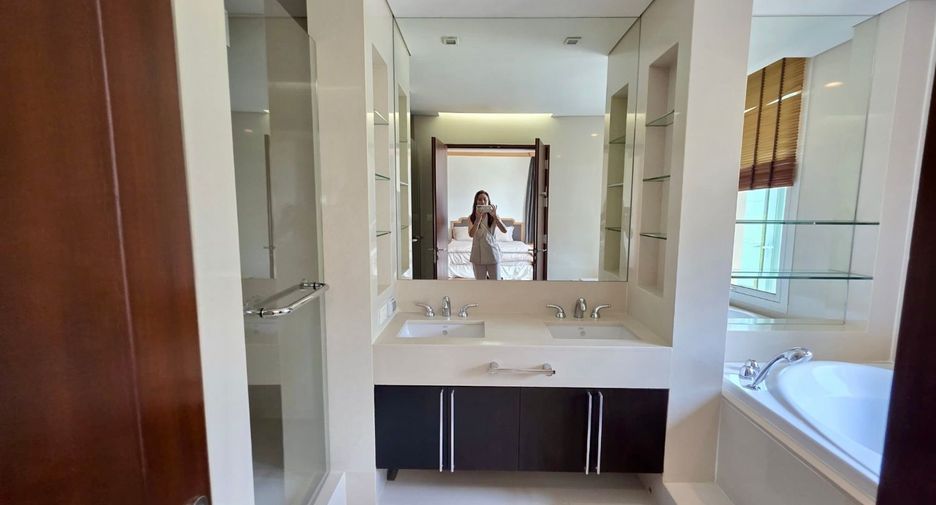 Wohnung zur Miete und zum Kauf mit 3 Zimmer in Pathum Wan, Bangkok