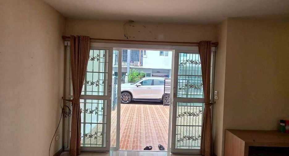 For sale 3 bedrooms townhouse in Pak Kret, Nonthaburi