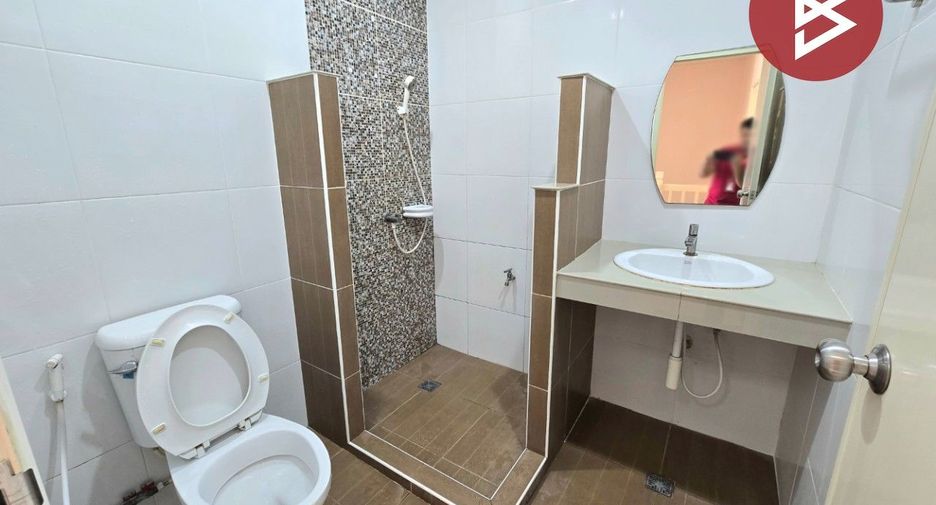 For sale 3 bedrooms townhouse in Bang Khun Thian, Bangkok