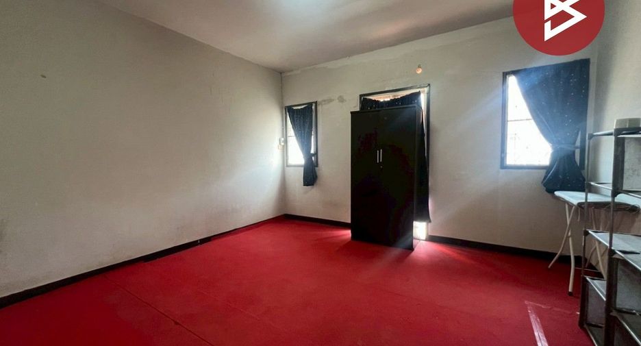 Продажа 2 спальни таунхаус в Mueang Chon Buri, Чонбури