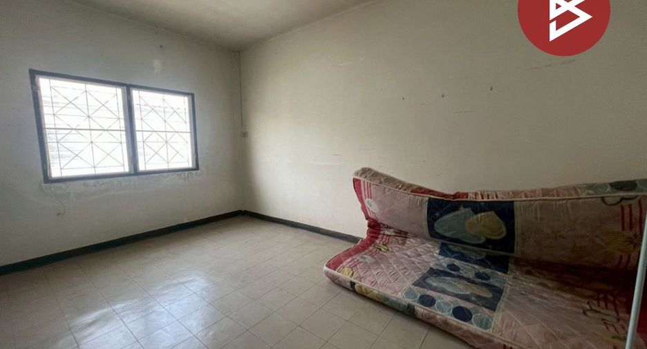 Продажа 2 спальни таунхаус в Mueang Chon Buri, Чонбури