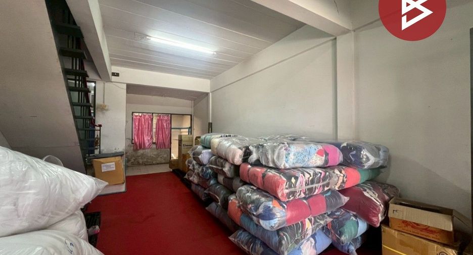 Продажа 2 спальни таунхаус в Mueang Chon Buri, Чонбури