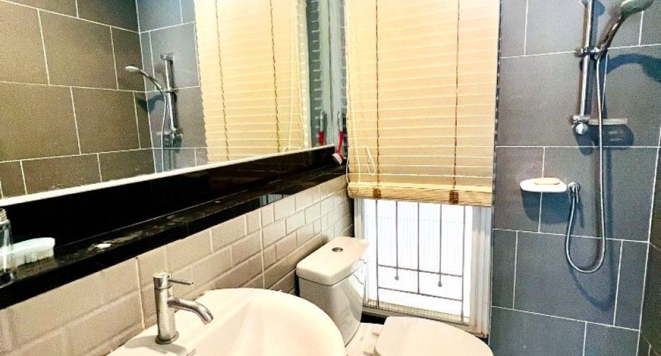 Casa en venta de 4 habitaciones en Phra Pradaeng, Samut Prakan