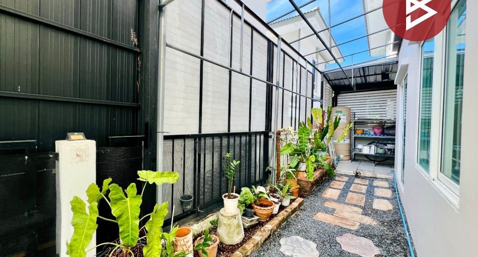 Casa en venta de 4 habitaciones en Phra Pradaeng, Samut Prakan