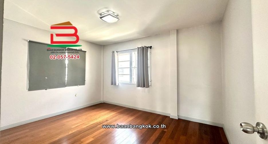 Casa en venta de 3 habitaciones en Pak Kret, Nonthaburi