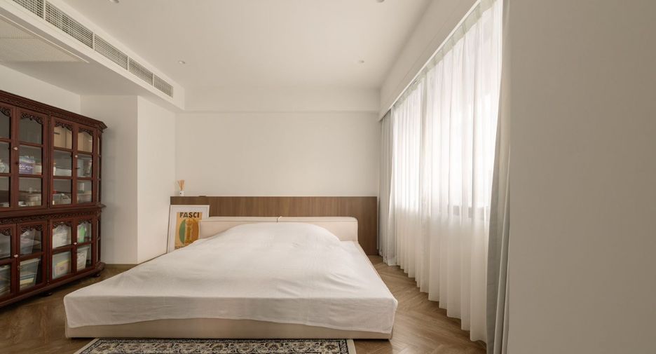 For sale 2 bedrooms condo in Khlong Toei, Bangkok