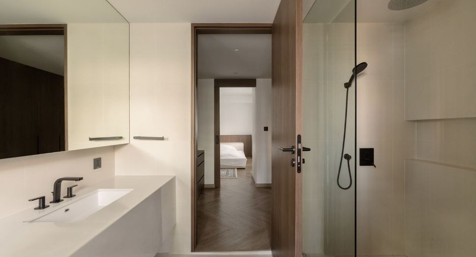 For sale 2 bedrooms condo in Khlong Toei, Bangkok