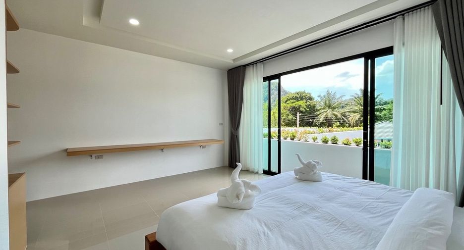 Villa en alquiler y en venta de 4 habitaciones en Mueang Krabi, Krabi