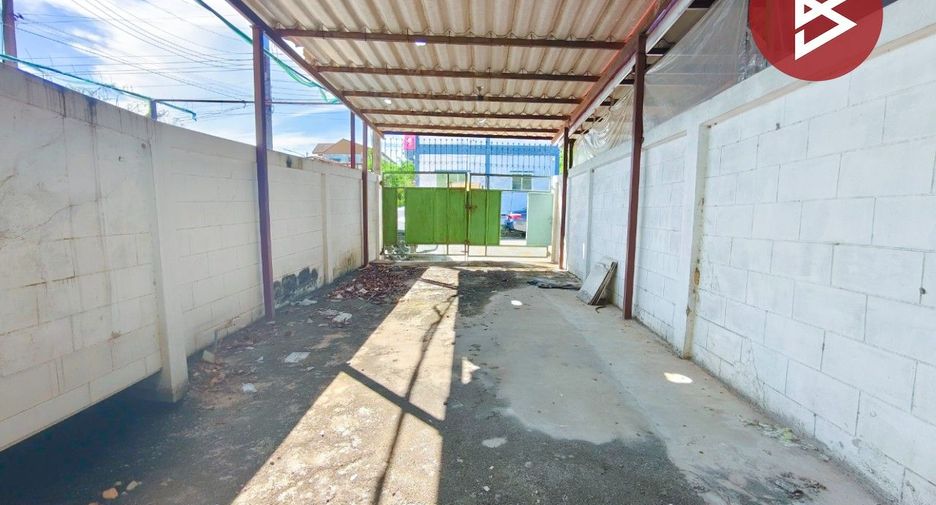 Reihenhaus zum Kauf mit 2 Zimmer in Phutthamonthon, Nakhon Pathom