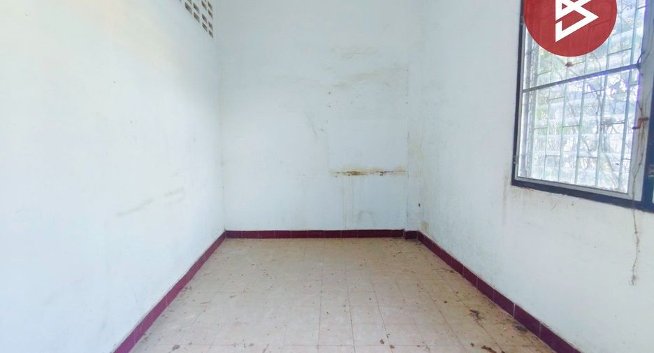 Reihenhaus zum Kauf mit 2 Zimmer in Phutthamonthon, Nakhon Pathom