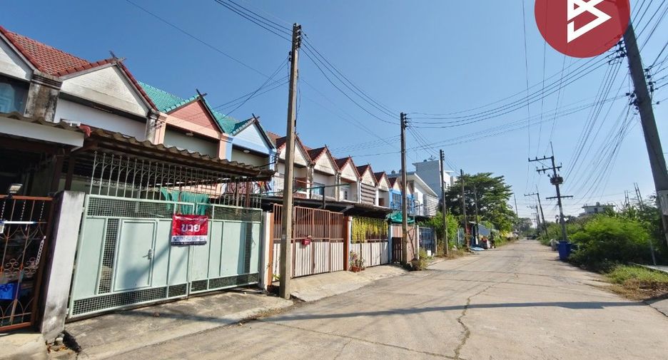Reihenhaus zum Kauf mit 2 Zimmer in Phutthamonthon, Nakhon Pathom