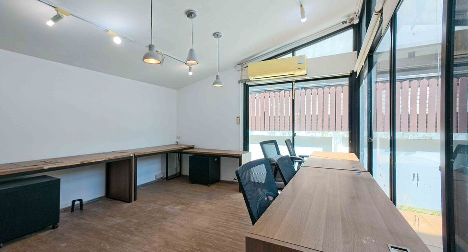 Büro zum Kauf mit 3 Zimmer in Din Daeng, Bangkok