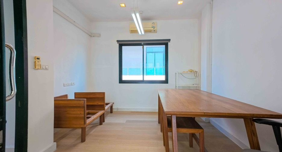 Büro zum Kauf mit 3 Zimmer in Din Daeng, Bangkok