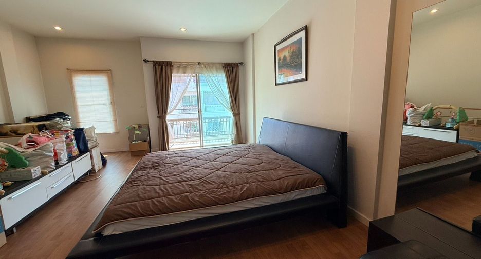 Reihenhaus zum Kauf mit 3 Zimmer in Phasi Charoen, Bangkok