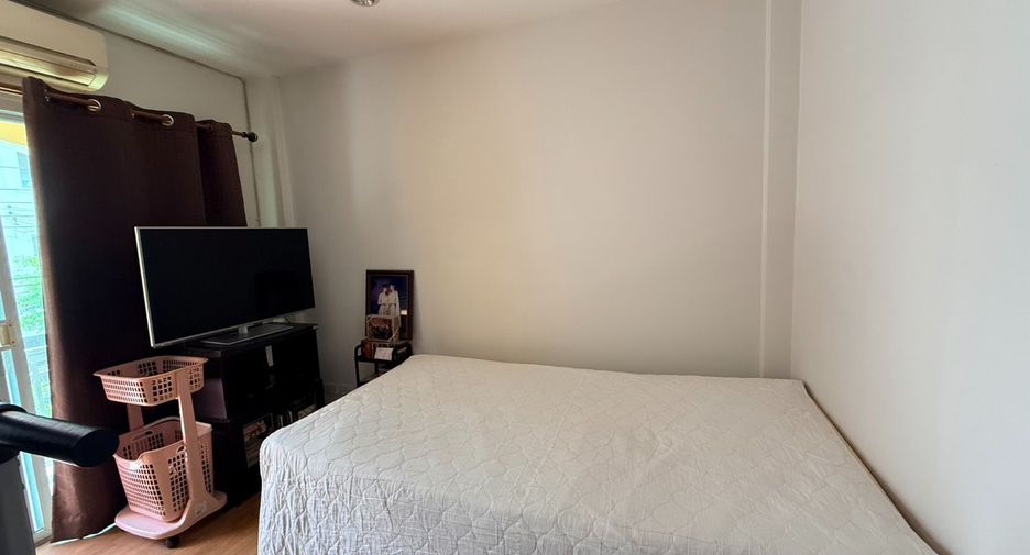 Reihenhaus zum Kauf mit 3 Zimmer in Phasi Charoen, Bangkok