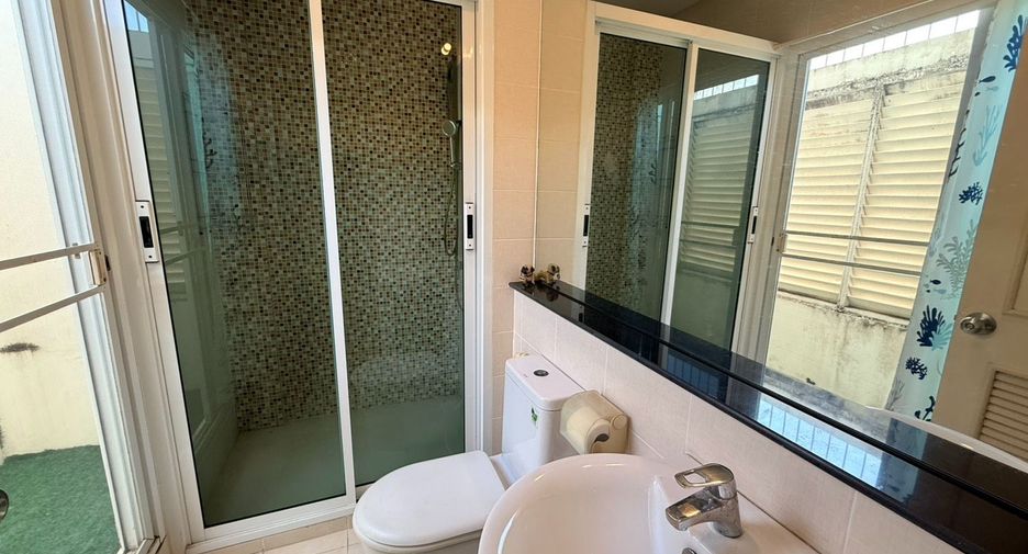 Reihenhaus zum Kauf mit 3 Zimmer in Phasi Charoen, Bangkok
