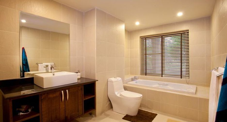 For sale 4 bedrooms townhouse in Mueang Phuket, Phuket